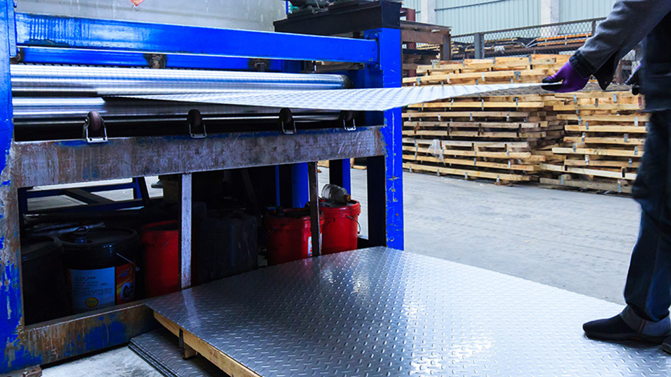 海潤(rùn)鋼鐵-車間剪裁加工 海潤(rùn)鋼鐵-車間剪裁加工